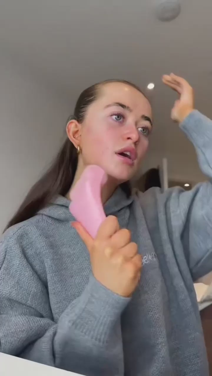 Ice Roller - Rouleau décongestionnant & glow instantané video